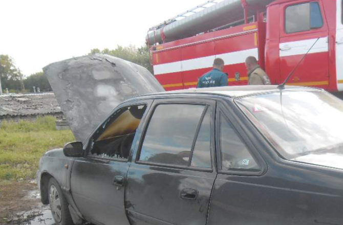 14 мая в Соликамске по улице Мира пострадал от пожара автомобиль